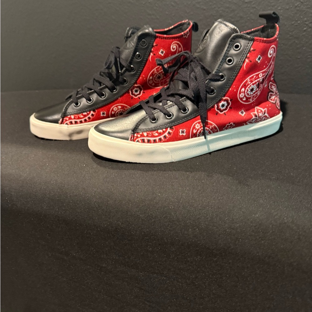 Inkkas Women’s Red Paisley High Top Sneaker Size: 10